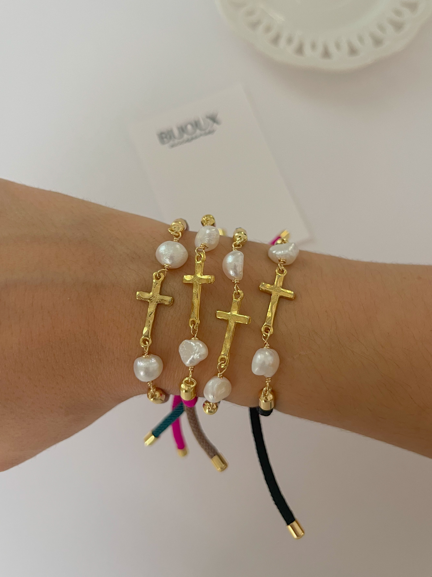 Pulsera de cruz